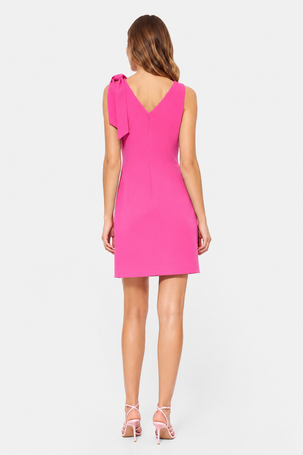 Elegant, fitted midi dress with a chain on the back - Pink